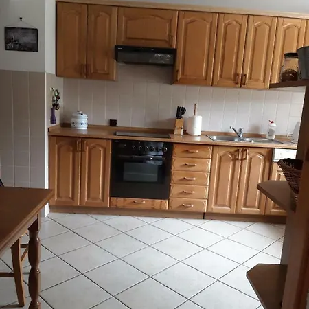 Powrócisz Tu... *
